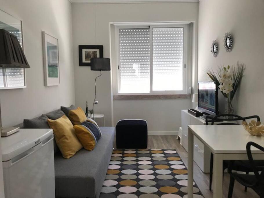 Cosy 2 Bedrooms Apartment In Arroios - Ssl 3A Lisbon Exterior photo
